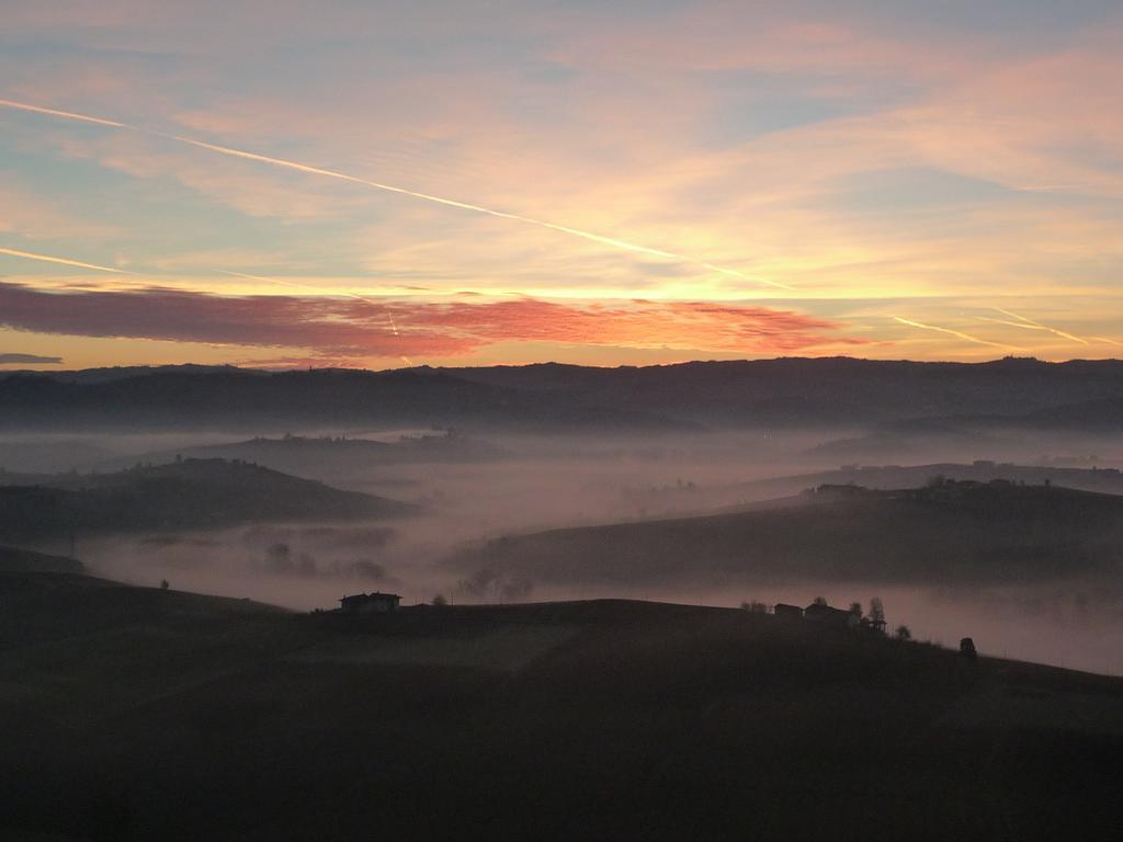 La Vigna Del Parroco Lägenhet Verduno Rum bild